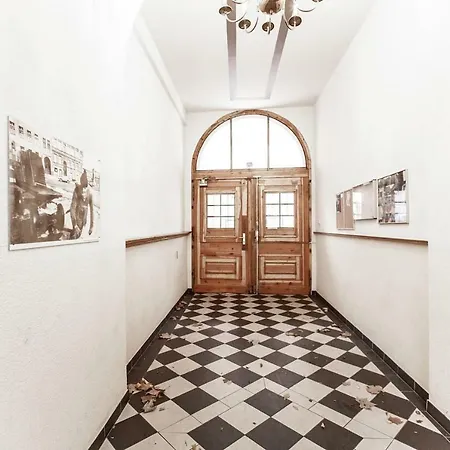 Kurfurstenstrasse *